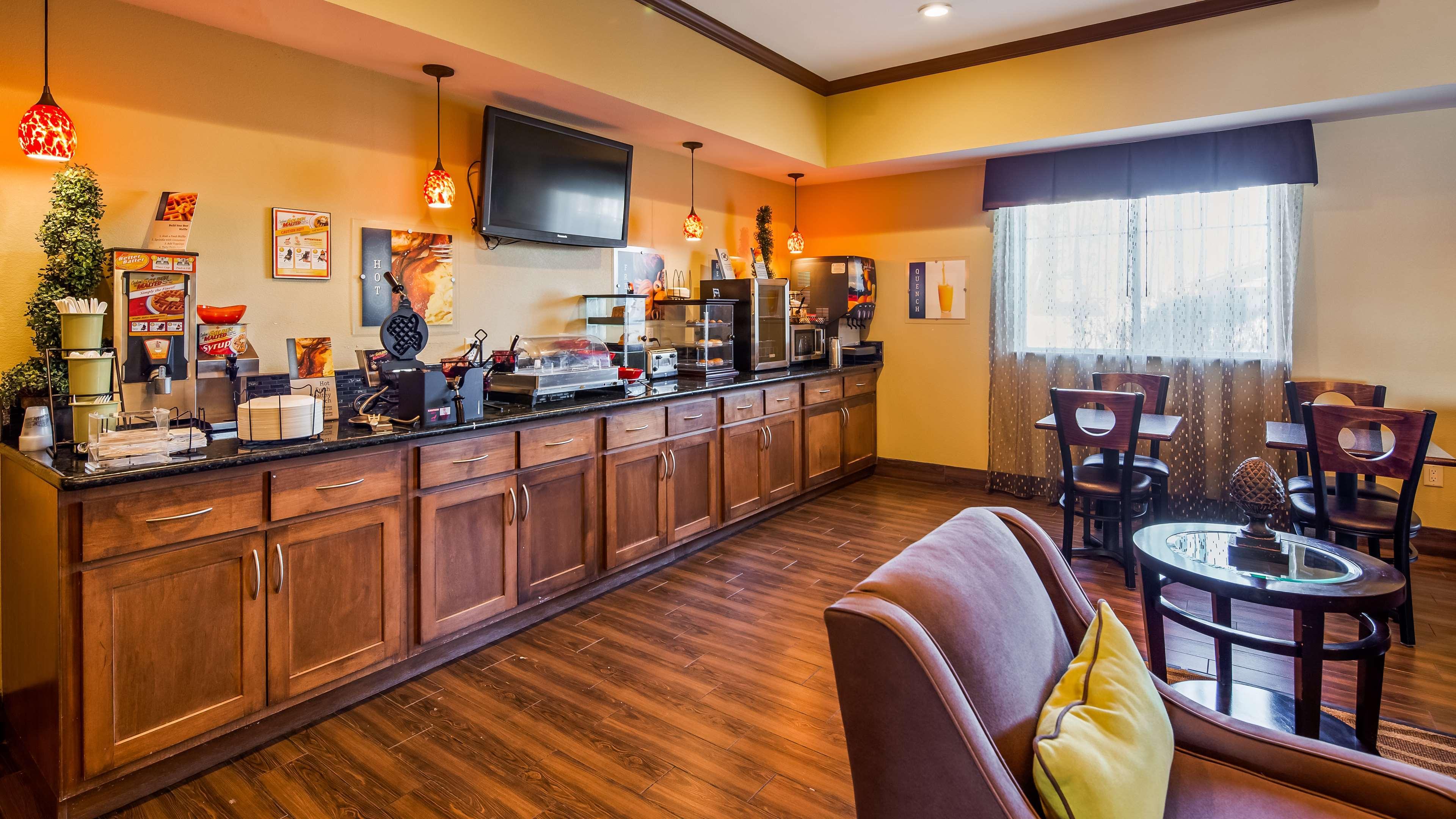 Best Western Plus Seminole Hotel & Suites Buitenkant foto