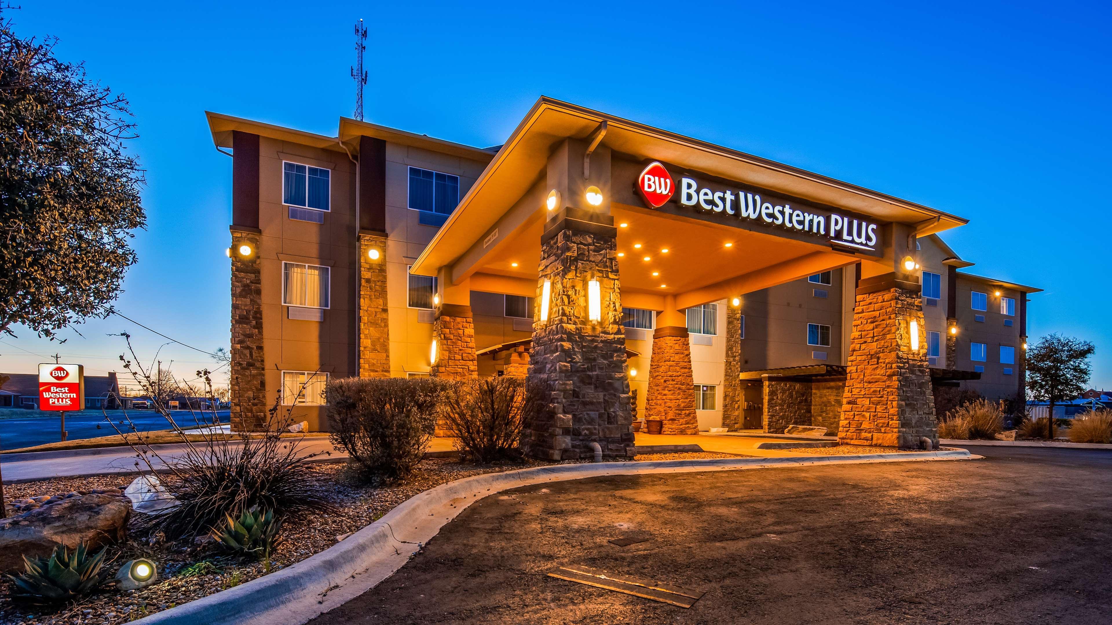 Best Western Plus Seminole Hotel & Suites Buitenkant foto